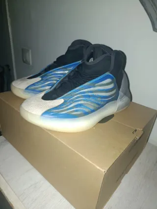 Adidas Yeezy QNTM Beige/Azul Sin Usar