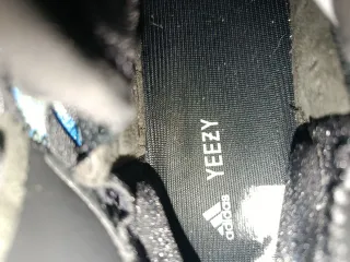 Adidas Yeezy QNTM Beige/Azul Sin Usar