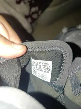 Adidas Yeezy QNTM Beige/Azul Sin Usar