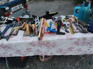 Lote de herramientas de setgunda mano en Domeño