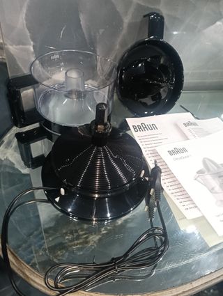 EXPRIMIDOR ELECTRICO BRAUN 20W AJUSTA LA PULPA.