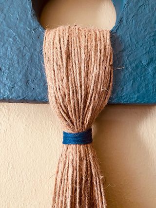 Decoración de pared azul y beige