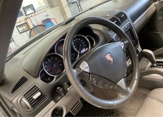 Porsche Cayenne 2004