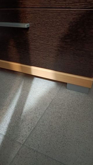 Cómoda de 6 cajones. Espaciosa y compacta.