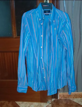 Camisa de rayas azules para hombre