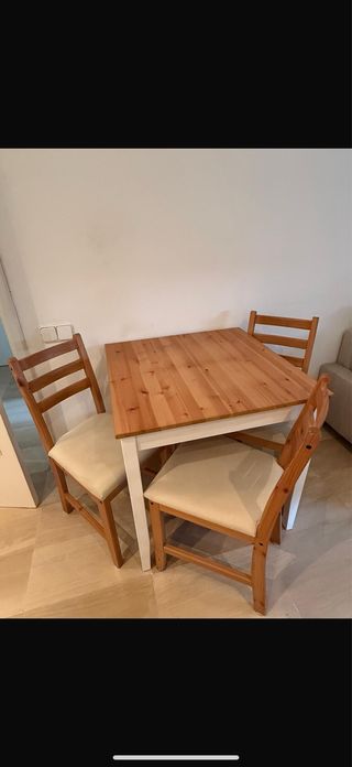 Mesa de comedor con 3 sillas