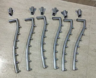 Colgadores de ropa metálicos plateados