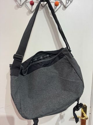 Mochila Eastpak Delegate Gris