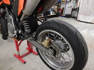 KTM 625 SMC 2006 - 13.000 km Pegatina B