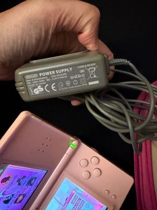Nintendo DS Lite Rosa + Cargador + Estuche + Tarje