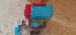 Cafetera de juguete con luces y sonido