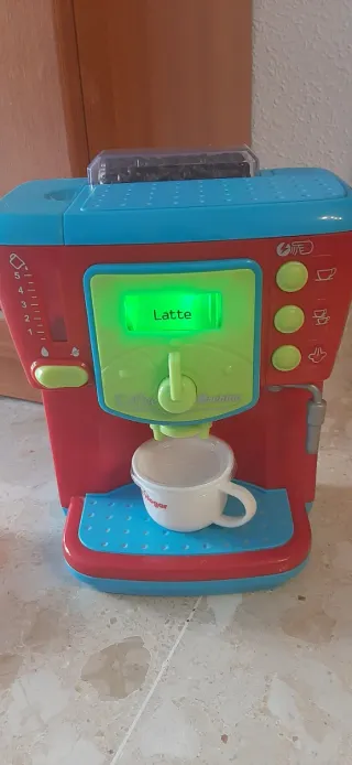 Cafetera de juguete con luces y sonido