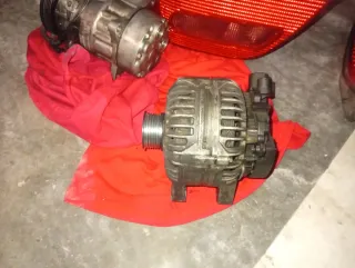 Alternador Citroen Xsara 2.0 HDI Código motor: rhy