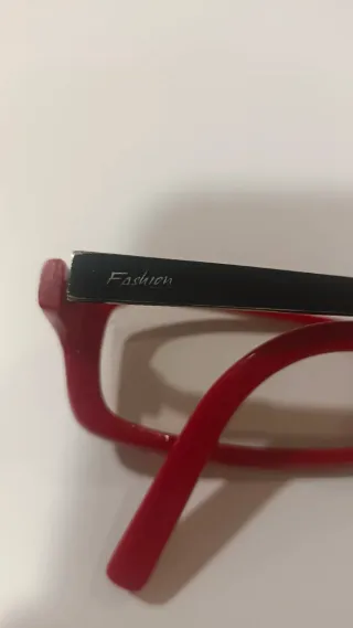 Montura de gafas roja