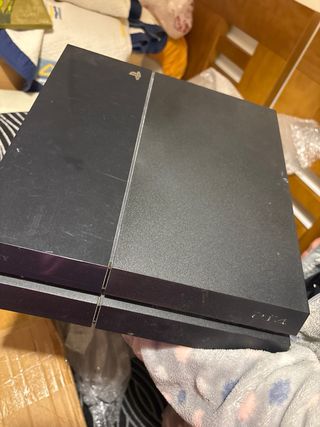 Consola PS4 y Mando