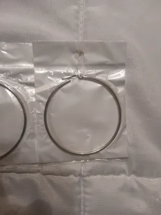 Pendientes de aro plateados medianos