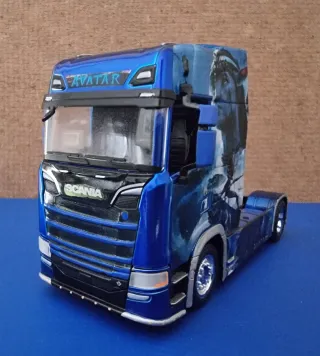 Maqueta Camión Avatar 1:43