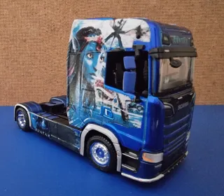 Maqueta Camión Avatar 1:43