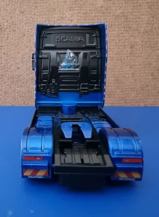 Maqueta Camión Avatar 1:43