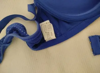 Sujetador azul con lunares. Sin estrenar