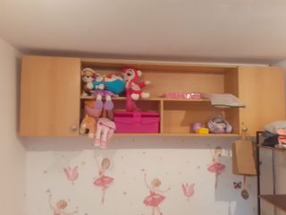 Armario de pared madera y plástico Urgente