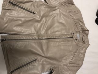 Cazadora de piel beige