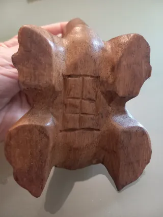 Tartaruga Kenyota legno scolpito dipinto