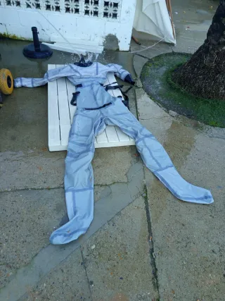 Traje seco Typhoon rojo y negro