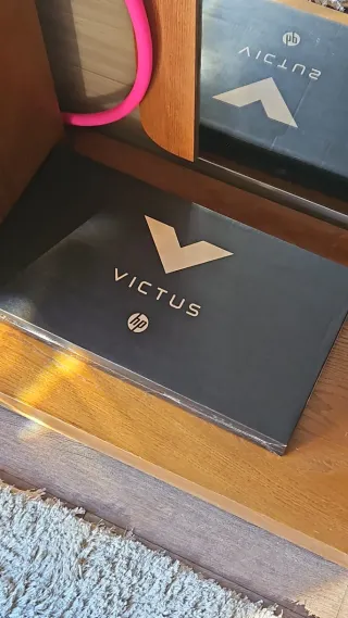 HP VICTUS RTX 5060
