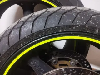Gomme Dunlop Mutant