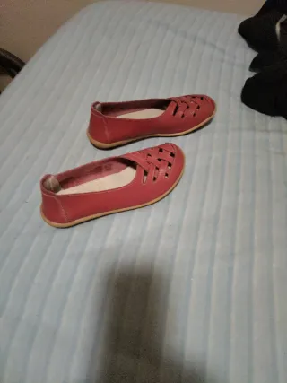 Manoletinas rojas verano cómodas y de cuero.