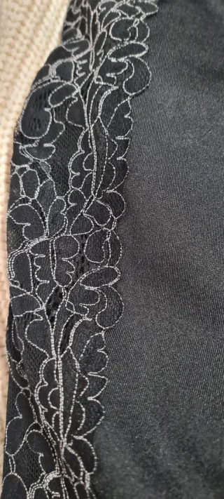 Calça Guess Preta com Renda Lateral