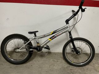 Bici Monty Trial 219 EE César Cañas