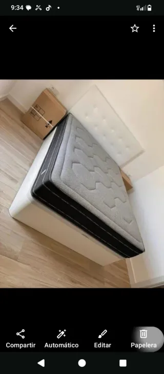 Armario blanco de madera