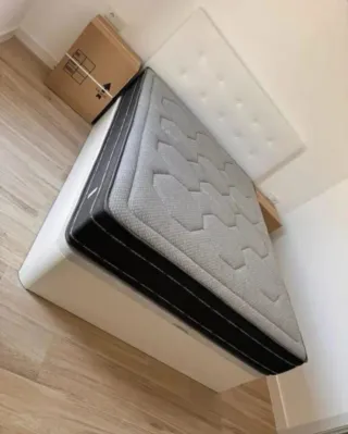 Armario blanco de madera