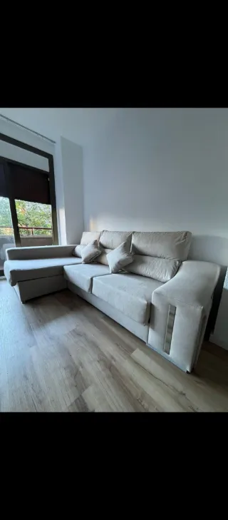 Armario blanco de madera