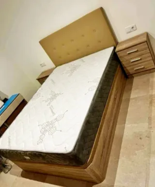 Armario blanco de madera