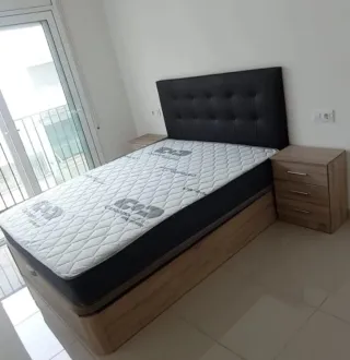 Armario blanco de madera