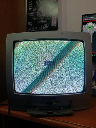 Televisor Antiguo Gris