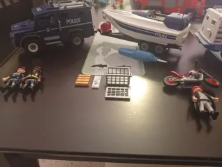 Playmobil: Barco, Coche Policía y Figuras