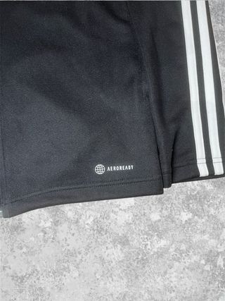Chaqueta Adidas Vintage Negra con Franjas Blancas