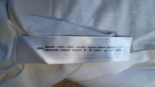 Camiseta Dua Lipa x Bershka Edición Limitada