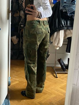Pantalones cargo camuflaje baggy