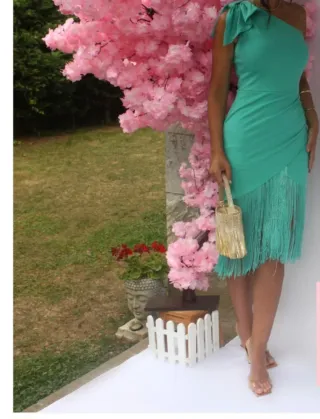 Vestido verde con flecos