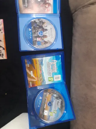 PS4 Blanca + 10 Juegos [También tengo la caja]