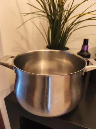 Olla Magefesa 8L + 2 Cacerolas