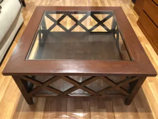 Mesa colonial de teka teka cuadrada con crucetas