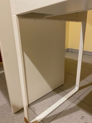 2 escritorios blancos 73x50cm + sillas