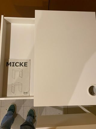 2 escritorios blancos 73x50cm + sillas