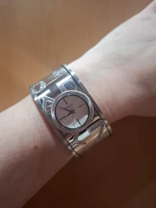 Reloj DKNY plateado